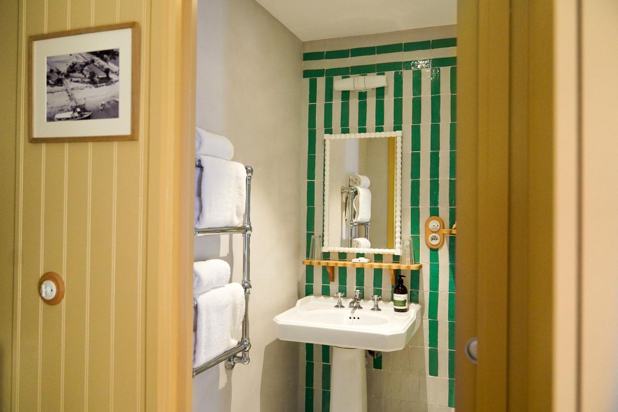 Hotel De La Plage เลเฌอ-แกป-เฟร์เร ภายนอก รูปภาพ